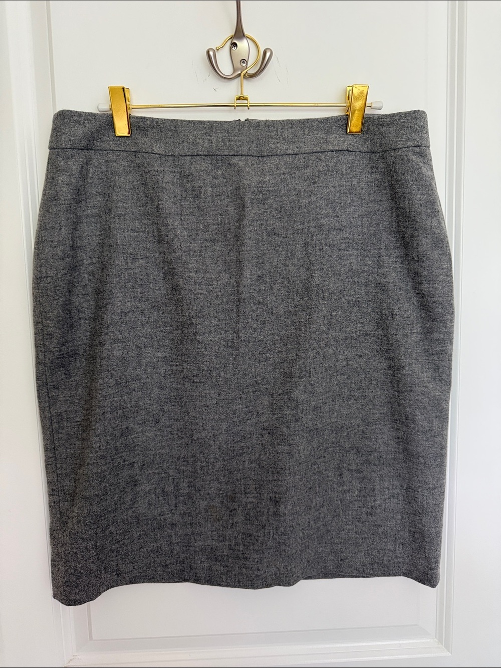Banana Republic Gray Pencil Skirt - Classic Office Staple